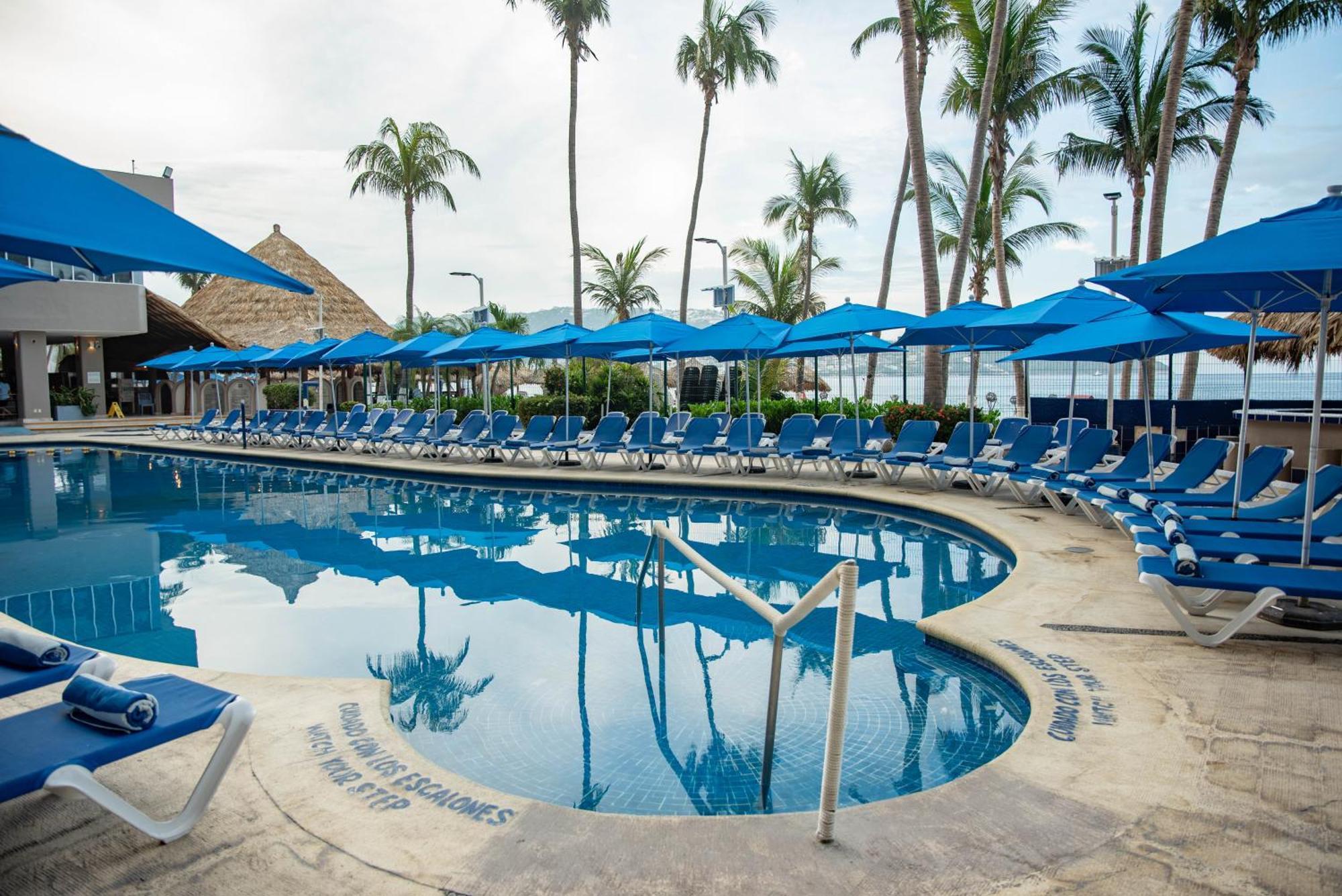 Ritz Acapulco All Inclusive Exterior foto Pool at the Hilton San Diego Bay